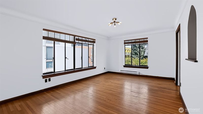 5th image of 3121 Franklin Avenue E #23