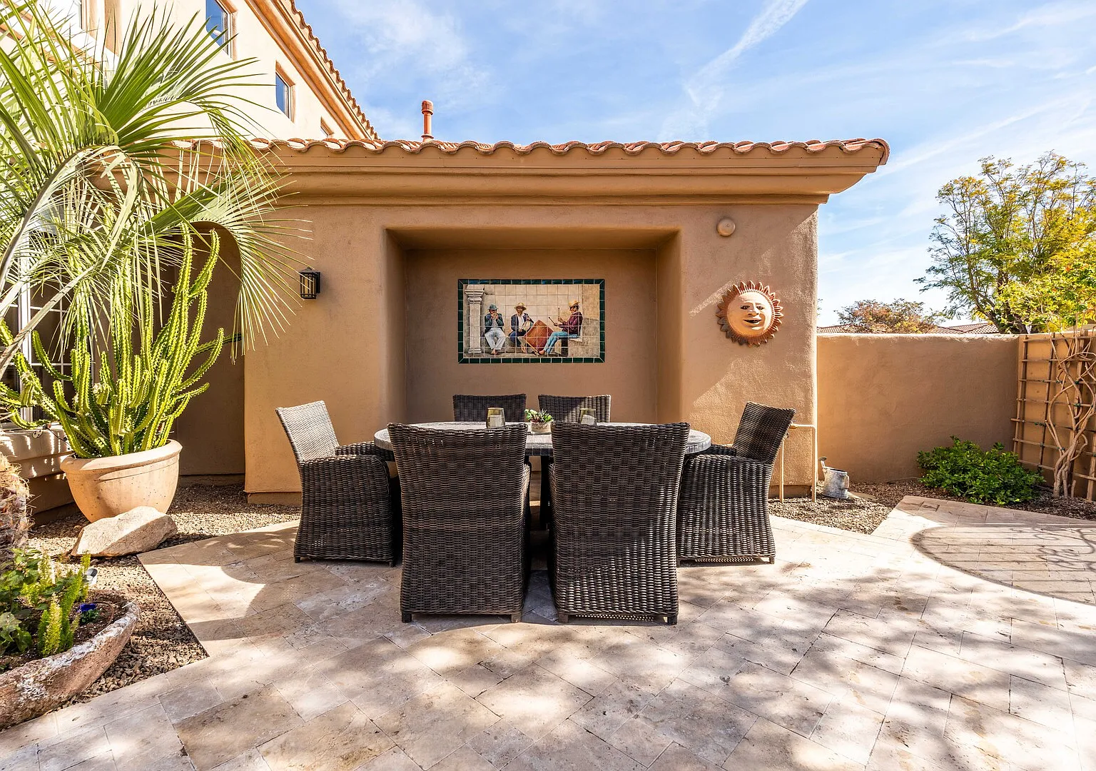 Luxurious Golf Course Home in Scottsdale, Dual Master Suites — Photo 3