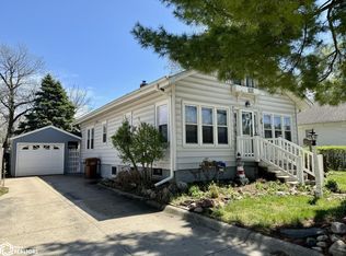 706 N Maple St, Carroll, IA 51401