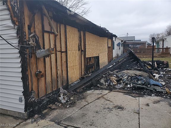 2nd image of 528 Barker St