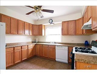 4th image of 8059 S Crandon Ave