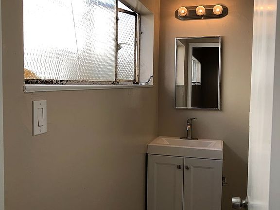 4th image of 6600 Bancroft Ave APT 6