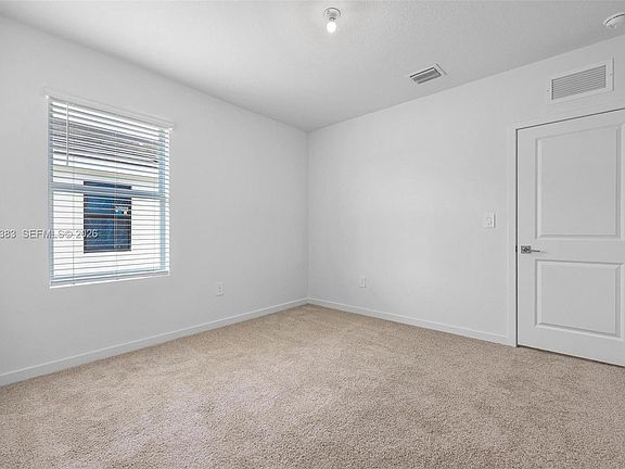 5th image of 113 NE 17th Ave