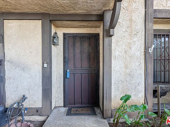 5th image of 14924 Nordhoff St Unit 6