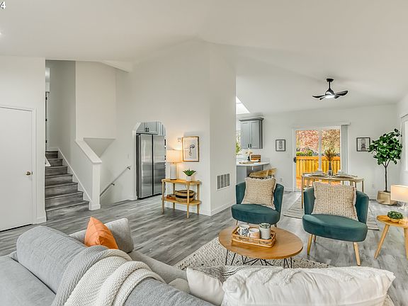 4th image of 5048 SE Cascade Ct