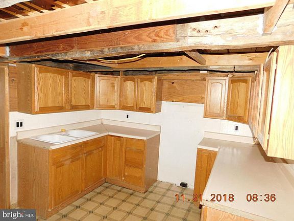 5th image of 147 W Market St