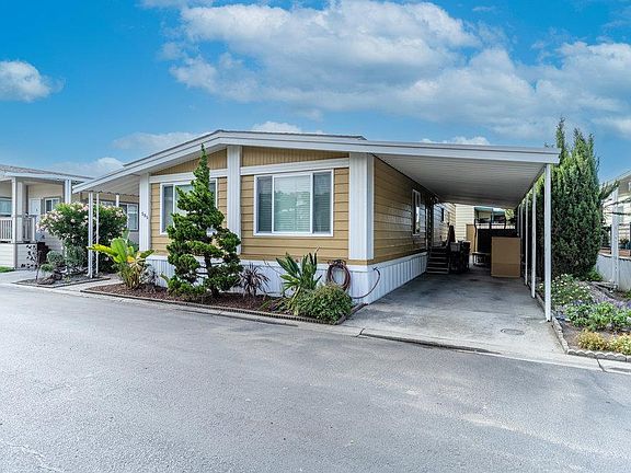3rd image of 585 Mountain Home Dr