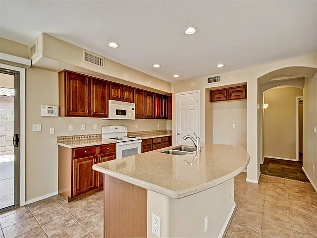 2982 S 256th Dr — Photo 2