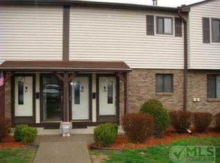 242 Village Ct, Kingston, NY 12401
