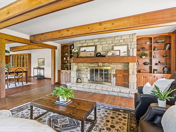 3rd image of 3191 Spring Valley Rd
