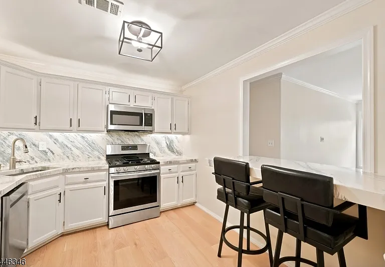 50 Pine St #I-2 — Photo 8