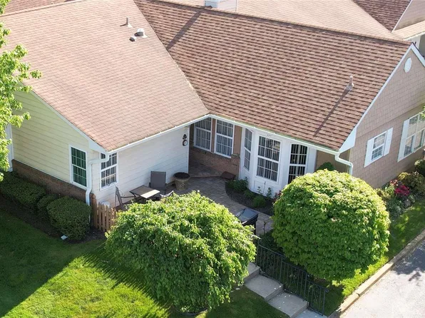 118 Theodore Drive #-, Coram, NY 11727