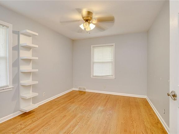 4th image of 2734 S Glendale Ave