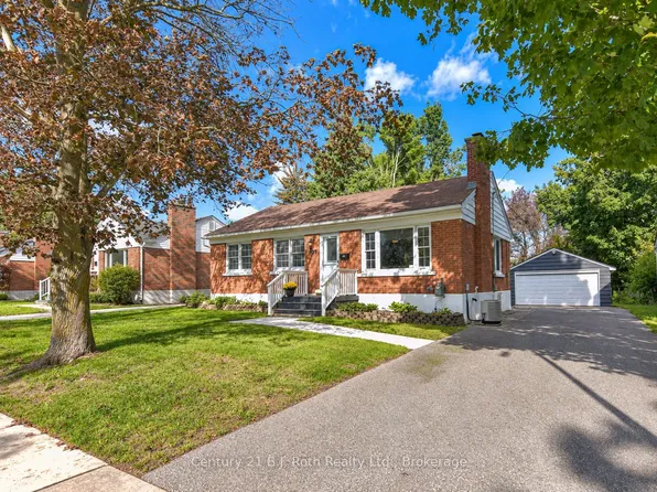 28 Borland St W, Orillia, ON L3V 3R5