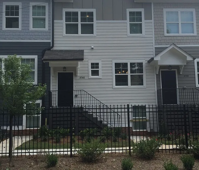 3792 Oxford Cir — Photo 1