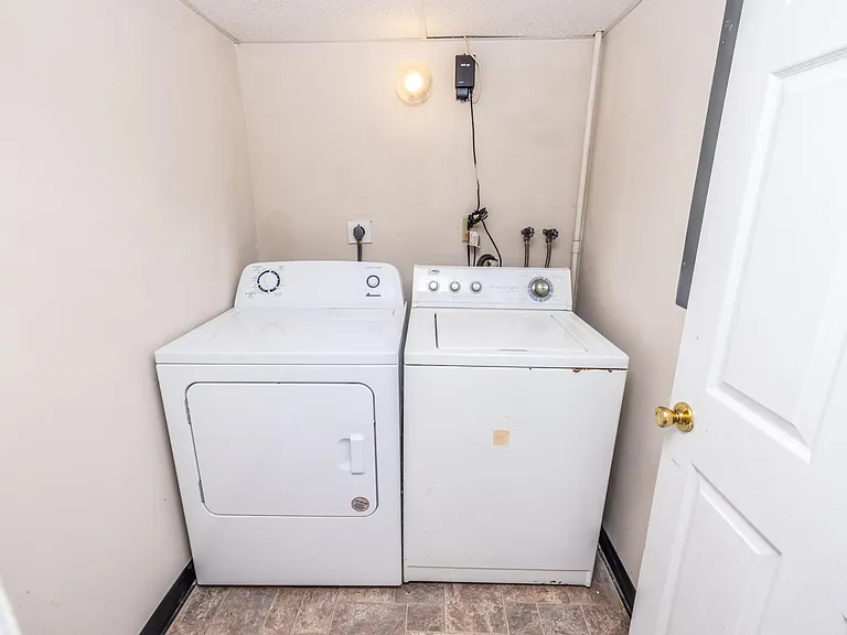 188 Chester Ct #1 — Photo 21