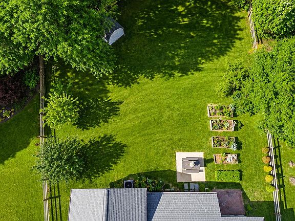 4th image of 2518 Lindley Ter