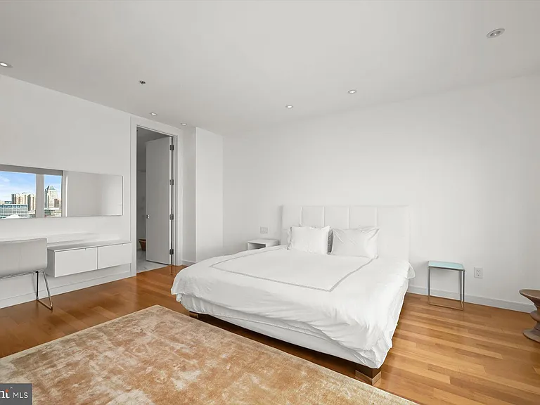 100 Harborview Dr #1901 — Photo 59