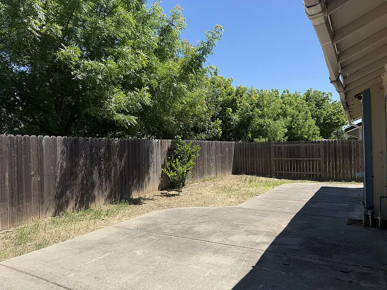 1813 Quail Meadows Cir — Photo 15
