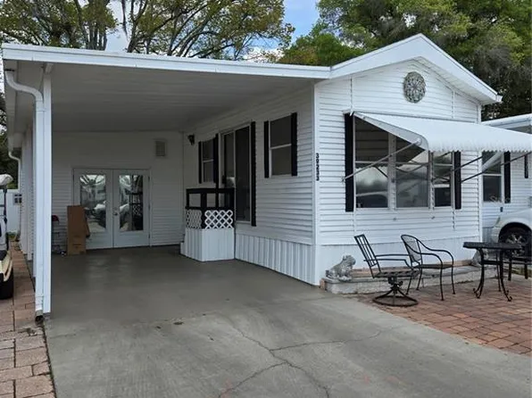 39233 Recess Dr, Zephyrhills, FL 33542