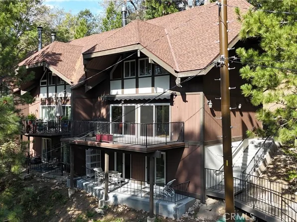 966 Willow Creek Rd APT 14, Lake Arrowhead, CA 92352