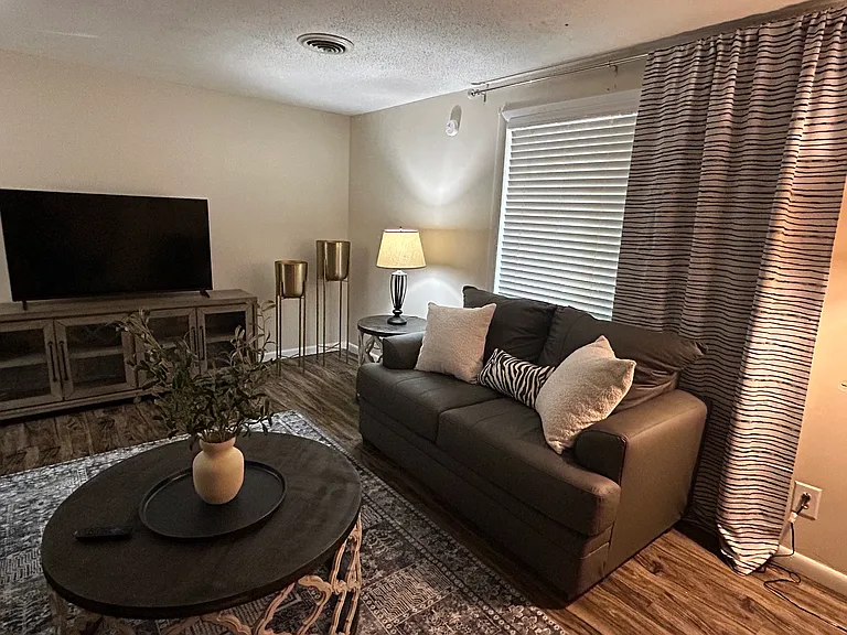 917 Davis Blvd #6 — Photo 8