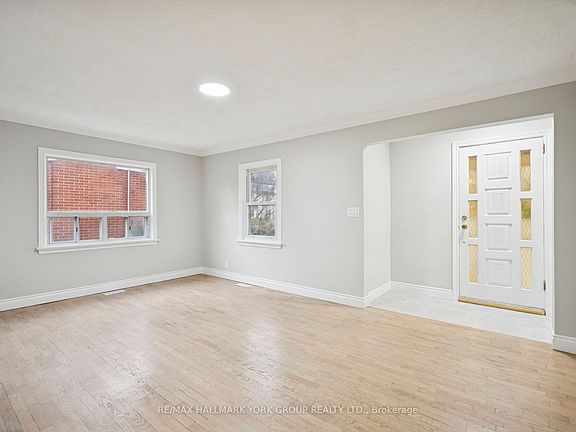 4th image of 211 Maplehurst Ave