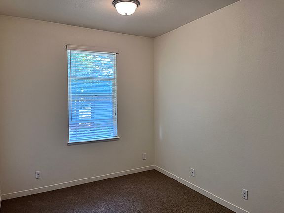 5th image of 107 Blackburn St Unit 7