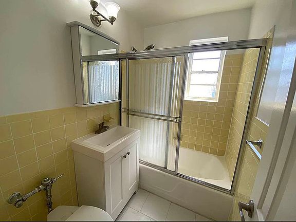 4th image of 11146 76th Dr APT 4D