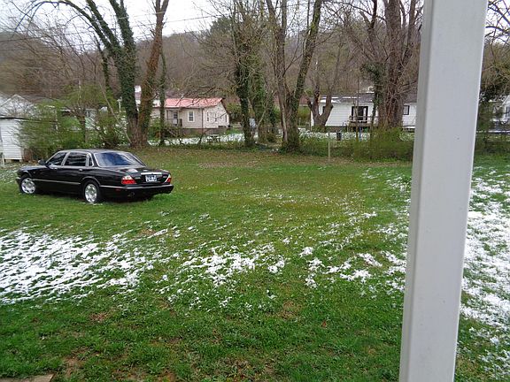 5th image of 605 Watterson St