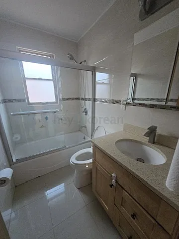 3 bed, 1150 sqft, $3,300 — Photo 2