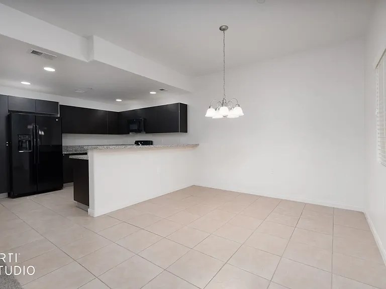 400 Hillside Dr #U — Photo 6