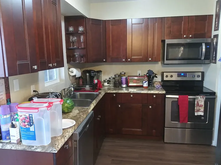 1920 E Edgewood Dr E #B6 — Photo 1