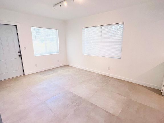 5th image of 780 NE 122nd St #1