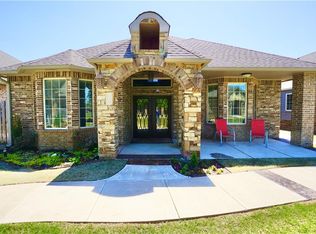 9259 Ruth Dr, Midwest City, OK 73130