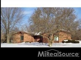 32536 Olde Franklin Dr, Farmington Hills, MI