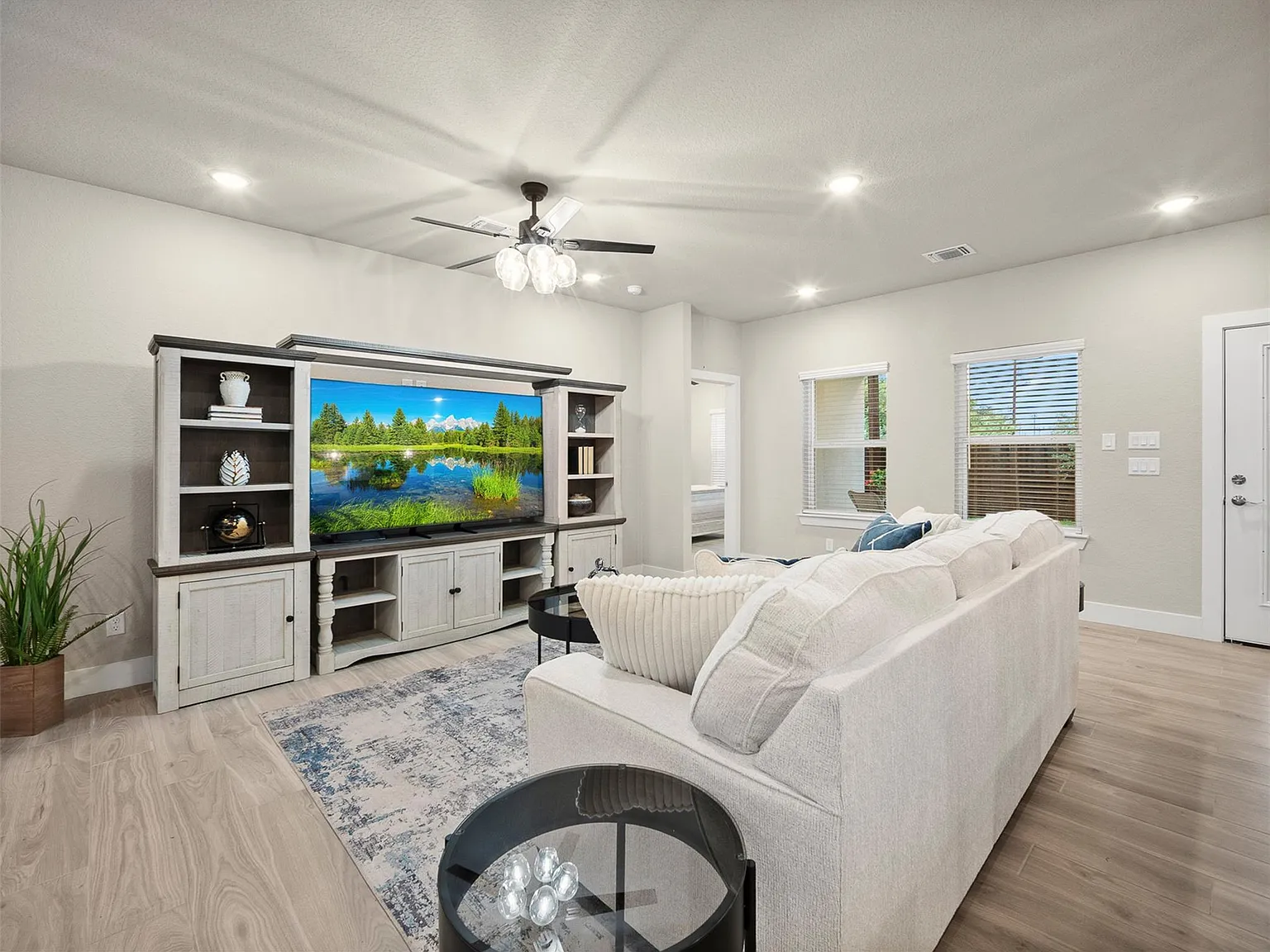 4 bed, 3.0 bath, 1957 sqft, $3,300 — Photo 1