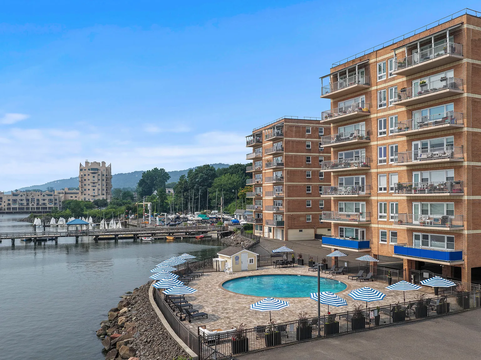 West Shore Towers — Photo 2