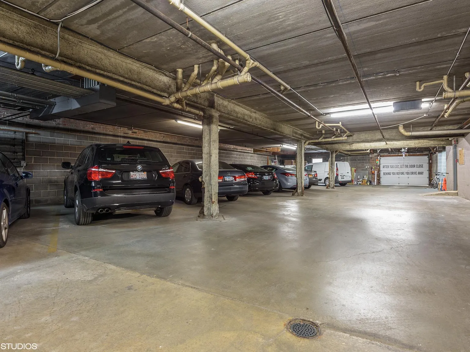 1700 Hinman Avenue Apartments — Photo 3