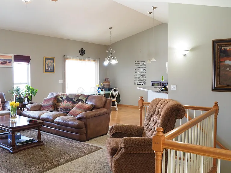 170 Grand Ave — Photo 3