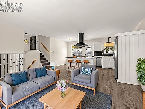 5th image of 2415 Camelot Ct