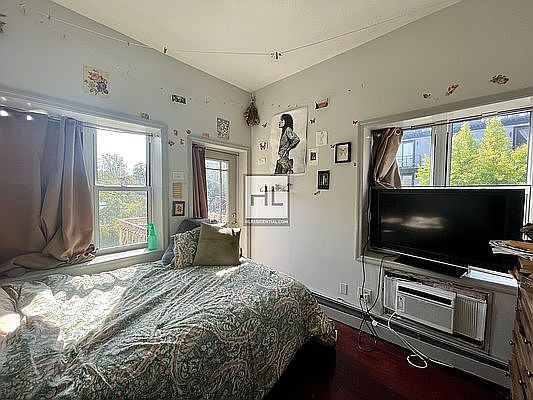 2nd image of 255 Tompkins Ave #3