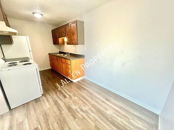 2nd image of 1806 Parker Cir Unit H