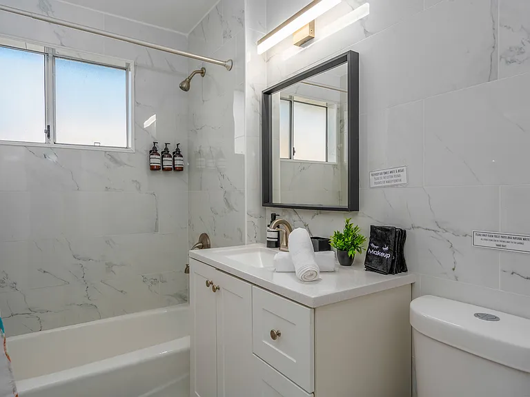 We've got you covered with all the essentials you need for a stress-free stay, including fresh, fluffy towels and complimentary toiletries.