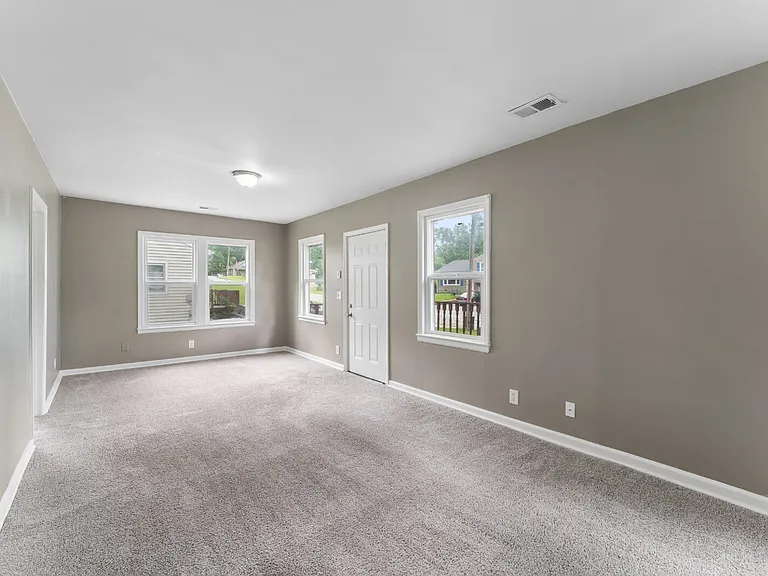 7036 Willow Ave — Photo 8