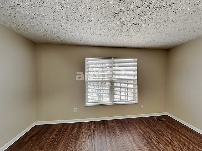 8789 Linick Dr — Photo 18