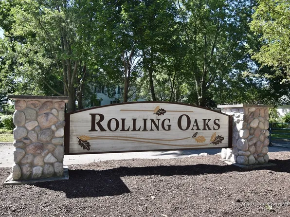 285 Rolling Oaks Dr, Burlington, IL 60140
