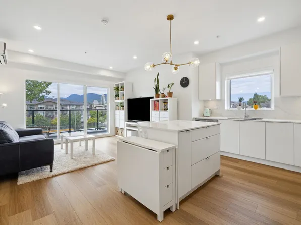 2331 Kelly Ave #401, Pt Coquitlam, BC V3C 0L1