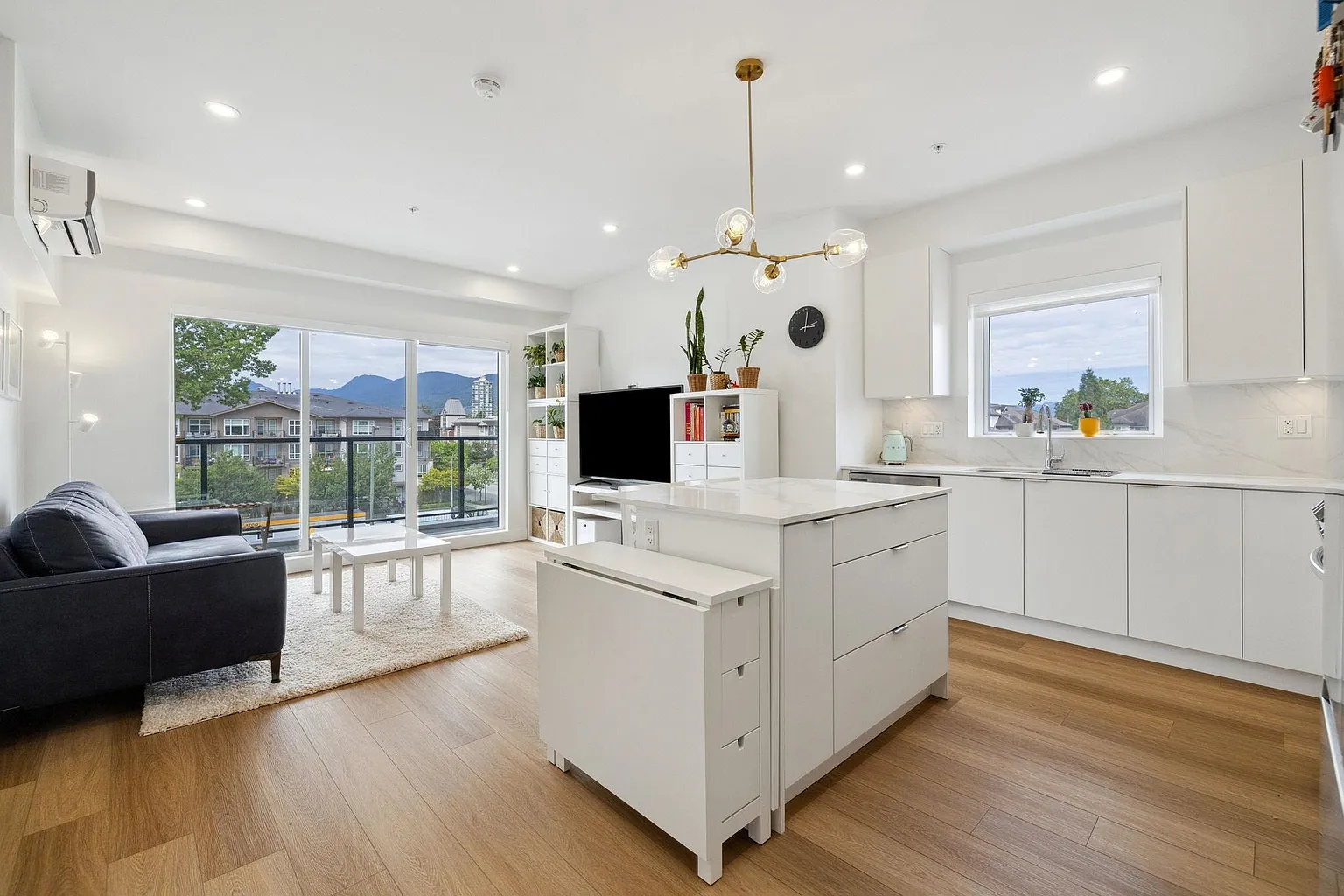 2331 Kelly Ave #401 photo 1