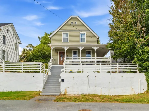 811 E B St, Brunswick, MD 21716